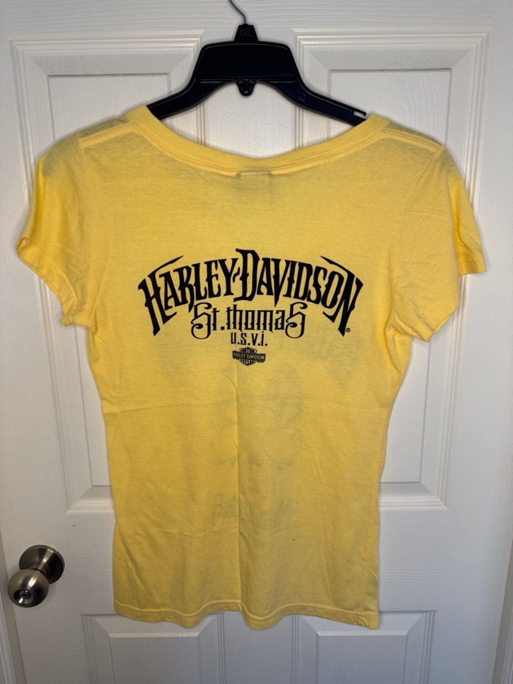 EUC Woman’s Harley-Davidson Yellow V-Neck Tee with Black Skull Graphic - Picture 6 of 6